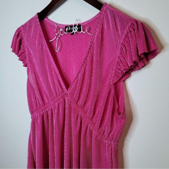 Almost Famous Ribbed Flutter Sleeve Pink Top Size Large - Picture 2 of 8